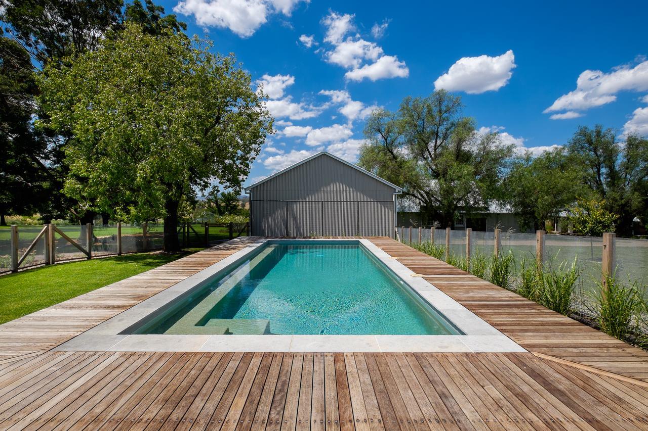 Goonoo Goonoo Station Hotel Tamworth Kültér fotó Swimming pool in the Netherlands